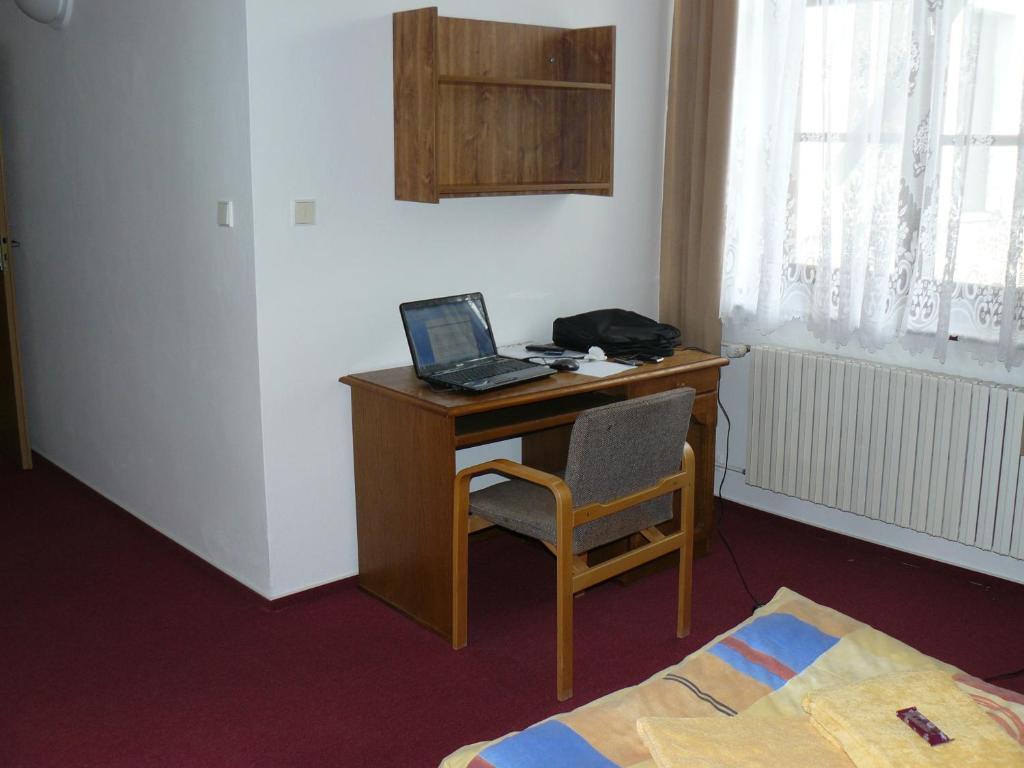 Koleje Zamecek Hotel Леднице Стая снимка