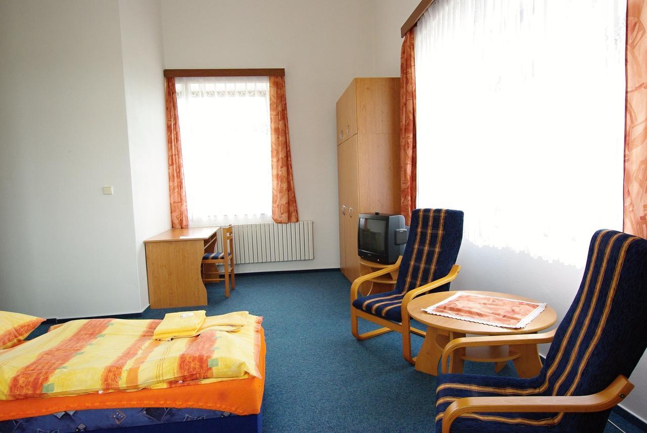 Koleje Zamecek Hotel Леднице Екстериор снимка